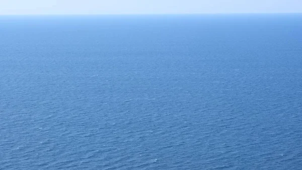 푸른 바닷물의 배경입니다. 용수철 — 스톡 사진