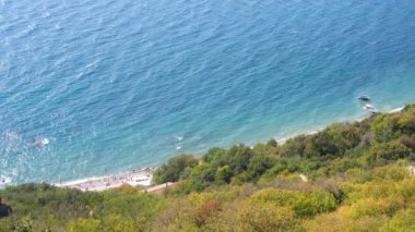 Cape Fiolent, Kırım 'daki turkuaz denizin güzel manzarası. Huzur, sessizlik ve doğa ile birlik kavramı.