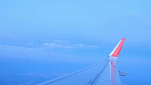 Ventana del avión imagen con sol en el horizonte. — Vídeos de Stock