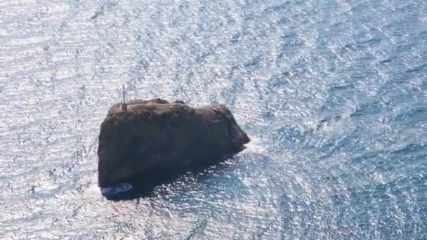 Vista superior Paisaje marino con rocas del Mar Negro, Crimea — Vídeo de stock