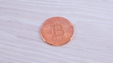 Kripto para birimi işi. Bitcoin parası arka planda yakın plan. Çevrimiçi alışveriş kavramı, engelleme zinciri, kripto madenciliği