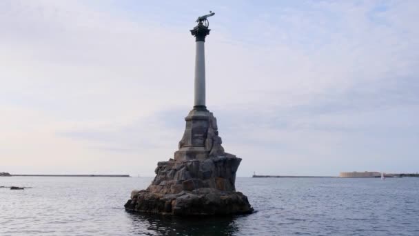 Monumento a los buques hundidos: Sebastopol, Crimea - 17 de septiembre de 2020. — Vídeos de Stock