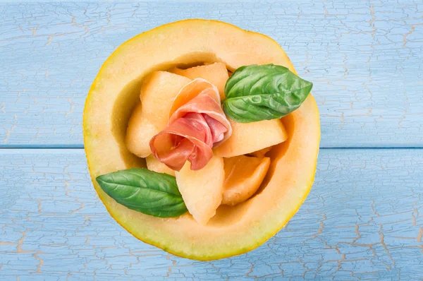 Melon with proscuitto — Stock Photo, Image