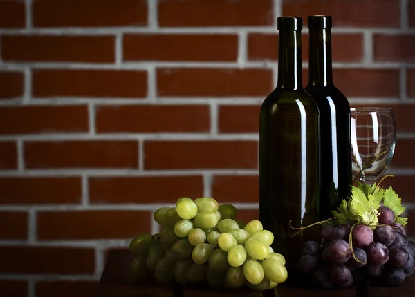 Wite and red wine bottles — Stock Photo, Image