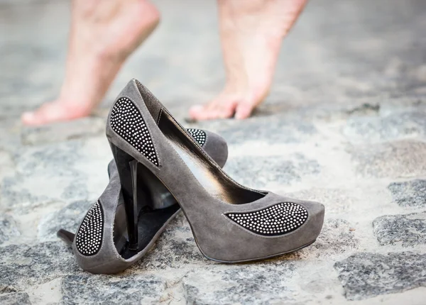 Schoenen op de stoep — Stockfoto