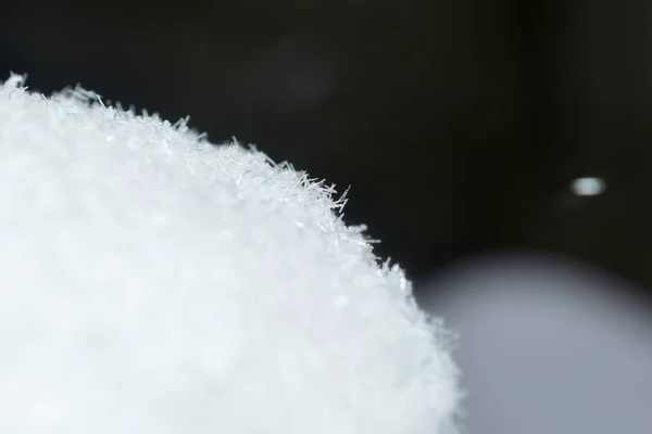 Obrázku Jsou Vidět Sněhové Vločky Ležící Povrchu Závěje Kvalitní Fotografie — Stock fotografie