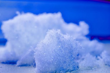 Yakın zamanda yağmış bir kar yığınının yakın çekimi. Yüksek kalite fotoğraf