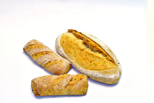 Pane Grano Due Baguette Corte Sono Tavolo Bianco — Foto Stock