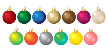 Noel baloları beyaz arkaplanda izole edilmiş renkli süslemeler sunar