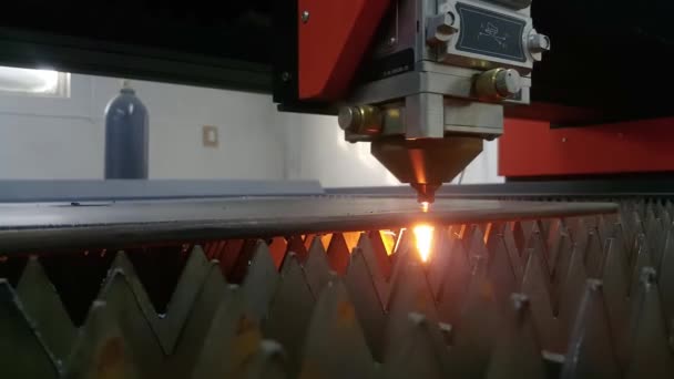 Corte Processamento Metal Uma Máquina Cnc Laser Alta Precisão Equipment — Vídeo de Stock