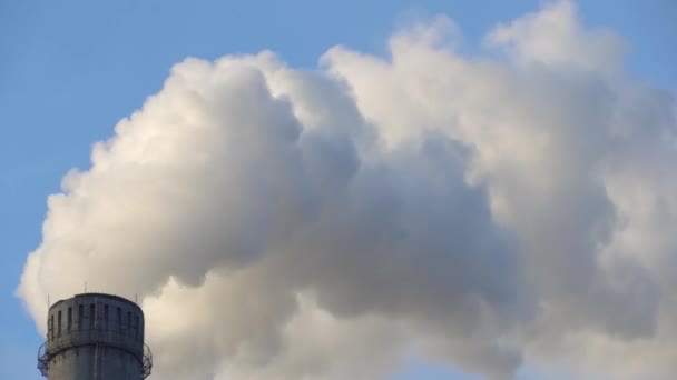 Rökfabriksskorstenar Med Kol2 Utsläpp Miljöproblem Med Miljö Och Luftföroreningar Klimatförändring — Stockvideo