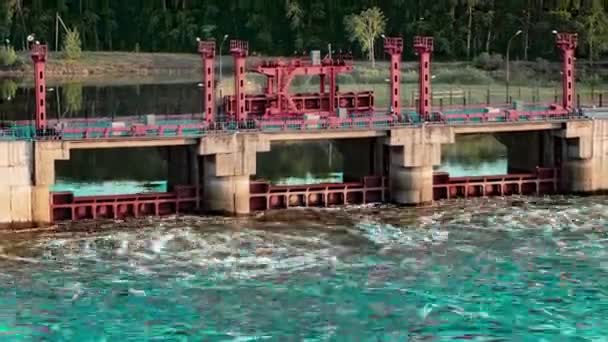 Timelapse Met Een Rivier Dam Brug Auto Auto Voetgangersbrug Ochtend — Stockvideo