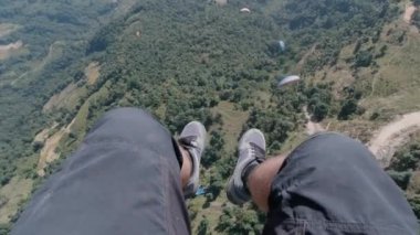 Paragliding 'in ilk insan görüntüsü. Nepal 'de. Pokhara.