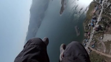 Paragliding 'in ilk insan görüntüsü. Nepal 'de. Pokhara.