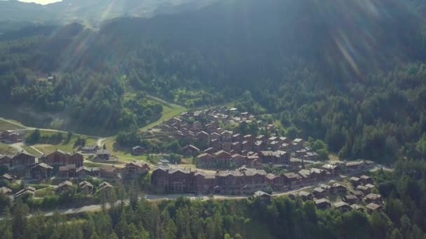 Alplerdeki Resimli Dağ Kasabası — Stok video