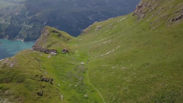 비행기를 타고 가는 산악 자전거 - 4k UHD — 비디오