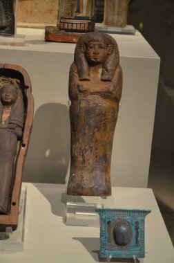 Mısır Torino Müzesi 'nde mumyalar, eserler ve Mısır bulguları sergileniyor.