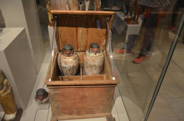 Mısır Torino Müzesi 'nde mumyalar, eserler ve Mısır bulguları sergileniyor.