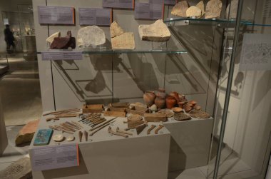 Mısır Torino Müzesi 'nde mumyalar, eserler ve Mısır bulguları sergileniyor.