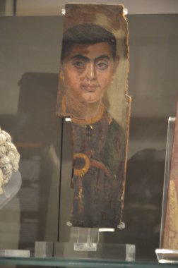Mısır Torino Müzesi 'nde mumyalar, eserler ve Mısır bulguları sergileniyor.