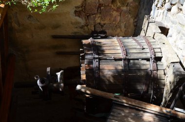 Eski ev aletlerinin bileşimi.