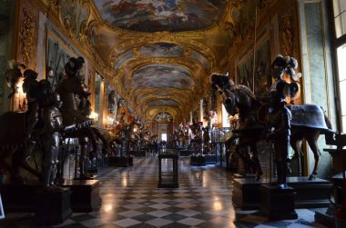 Torino, İtalya - Kraliyet Sarayı 'nda Savoy ailesi tarafından silah ve zırhların toplanması (Armeria Reale)