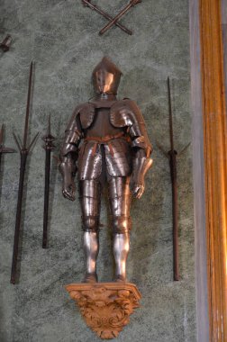 Torino, İtalya - Kraliyet Sarayı 'nda Savoy ailesi tarafından silah ve zırhların toplanması (Armeria Reale)