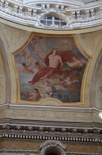 Βασιλική Εκκλησία Του Αγίου Wawrzyniec Στο Τορίνο Εσωτερικό — Φωτογραφία Αρχείου