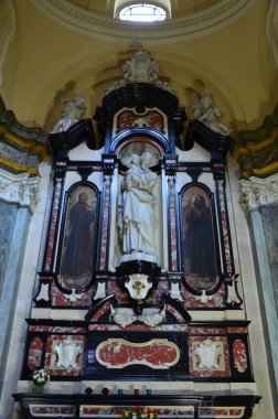 Torino, İtalya - Torino 'da güzel bir kilisenin içi