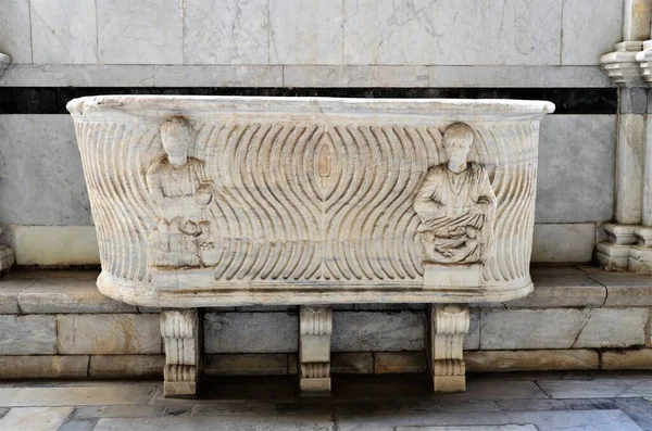 Sculture Tombali Nel Cimitero Monumentale Della Torre Pendente Pisa — Foto Stock