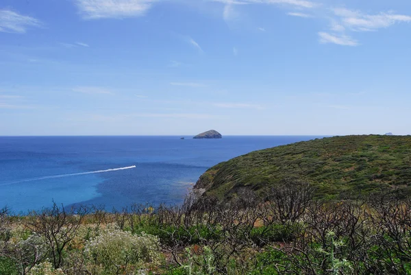 Vista da ilha de Vacca, SantAntioco, Sardenha — Fotografia de Stock