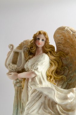 melek üzerinde beyaz izole