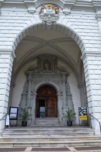 教会の聖 Leodegar (宮廷) ルツェルン、スイス連邦共和国で — ストック写真