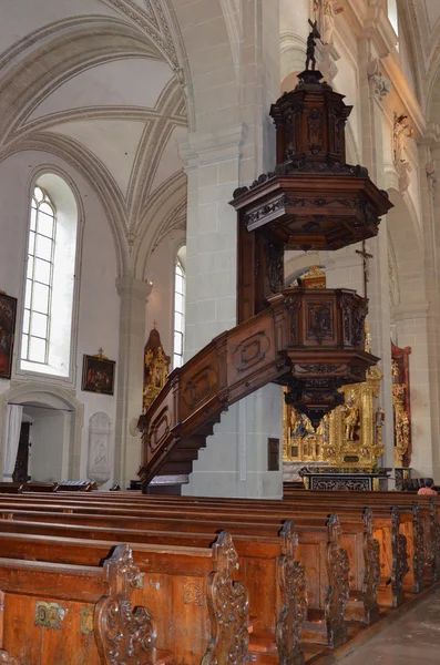 教会的圣 Leodegar (宫廷教堂) 在瑞士卢塞恩 — 图库照片