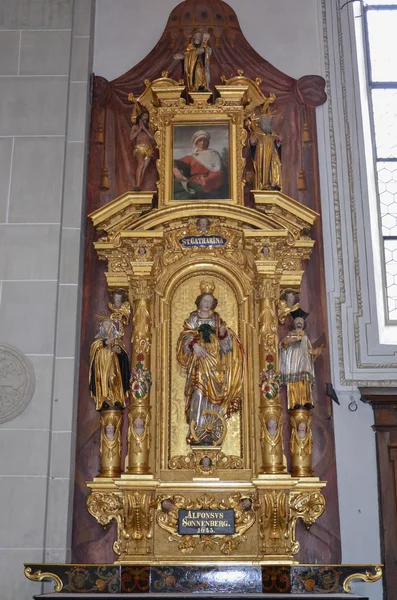 Igreja de St. Leodegar (Hofkirche) em Lucerna, Suíça — Fotografia de Stock