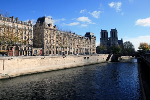 ノートルダム大聖堂パリ、フランス — ストック写真