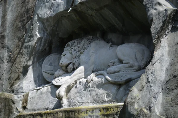 Pomnik Lwa Lucerny lub Lwa Lucerny w Lucernie Szwajcaria. — Zdjęcie stockowe
