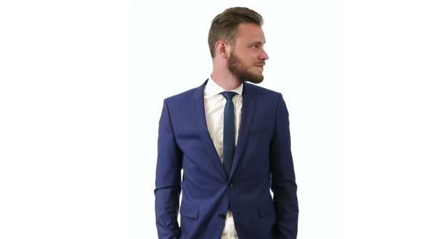 Bonito homem de negócios de fato azul — Vídeo de Stock