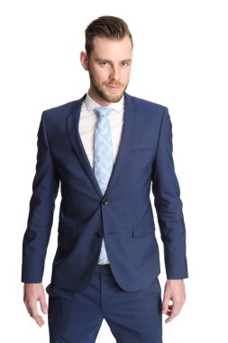 Takım elbiseli çekici iş adamı