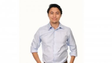 Onun 20s yakışıklı adam