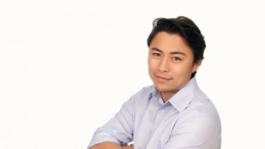 Onun 20s yakışıklı adam