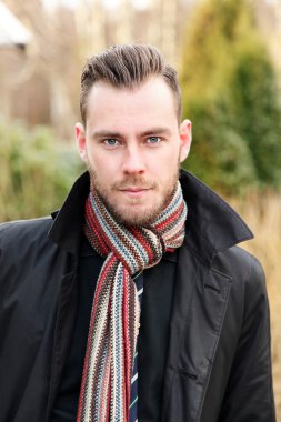 Çekici bir adam portre