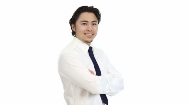 Genç ve yakışıklı işadamı ile mavi bir kravatın beyaz bir gömlek giymiş