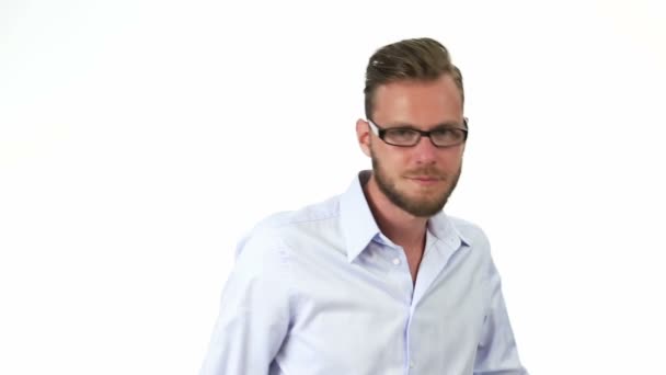 Homme portant une chemise et des lunettes — Video