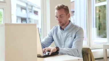 Benim laptop bilgisayar kullanarak eğitim