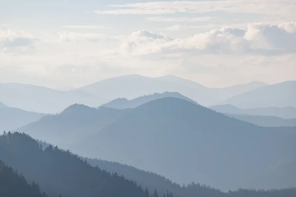 カルパティアの魔法の山 — ストック写真