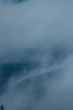 Carpathian dağlarının gizemli zirveleri