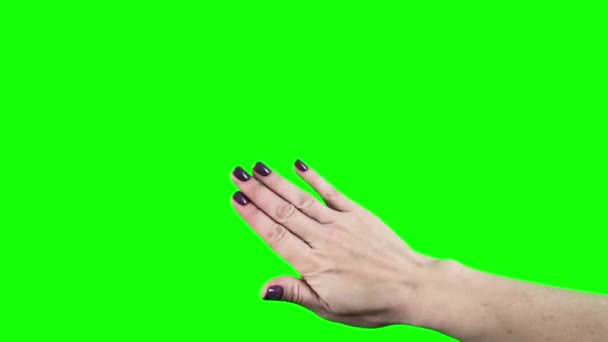 Mão branca fêmea acenando em greenscreen. Gestos de dedos na tecla chroma — Vídeo de Stock