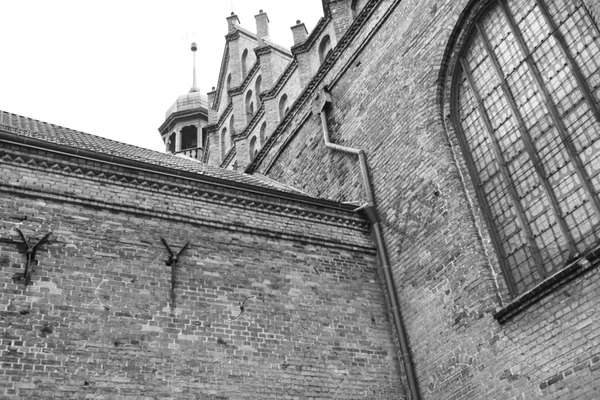 Kilise geometri. Siyah beyaz sanatsal bakış. — Stok fotoğraf