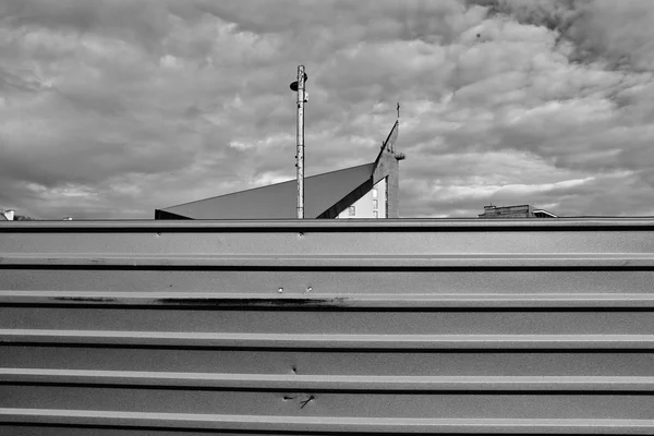 Wall and church. — Stock Photo, Image